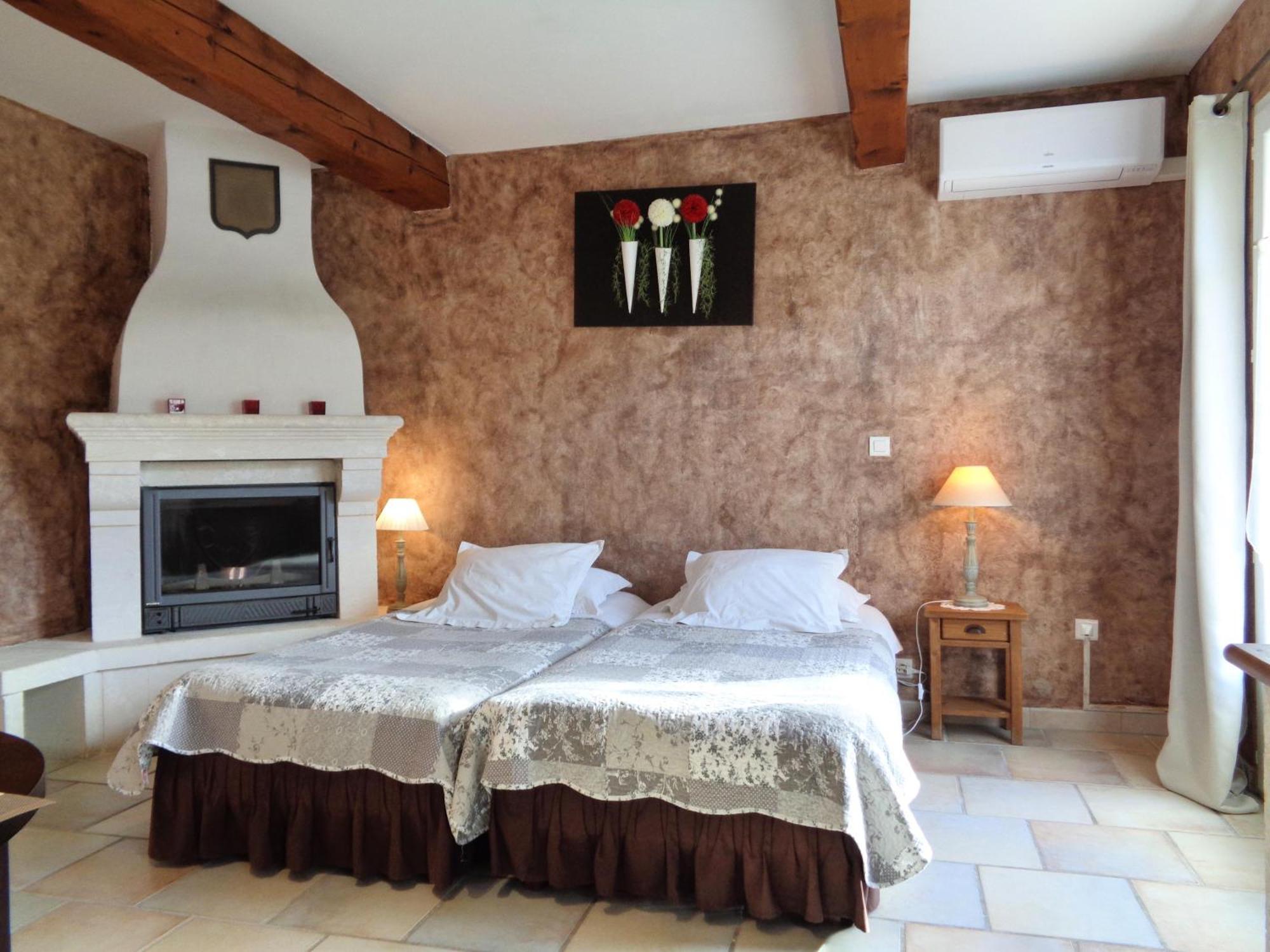 Clos Des Lavandes - Chambres Et Suites De Charme Climatisees-Luberon Lacoste  Exterior photo