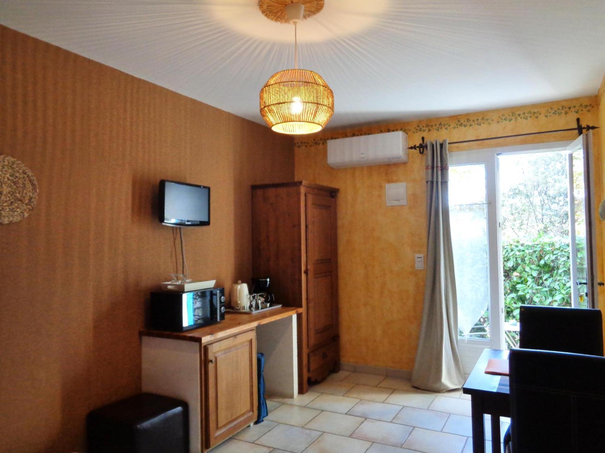 Clos Des Lavandes - Chambres Et Suites De Charme Climatisees-Luberon Lacoste  Exterior photo